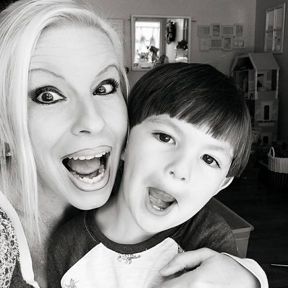 Meet your Posher, Tina - Picture 1 of 1